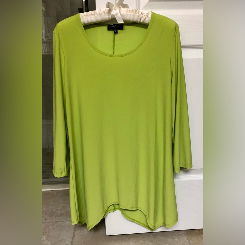 Chico's Green Asymmetrical Tunic with Relaxed Fit